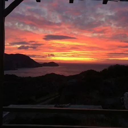 펜션 Eco At The Sunset And Sea View On The Hill 10 Min W From Sea 키니언